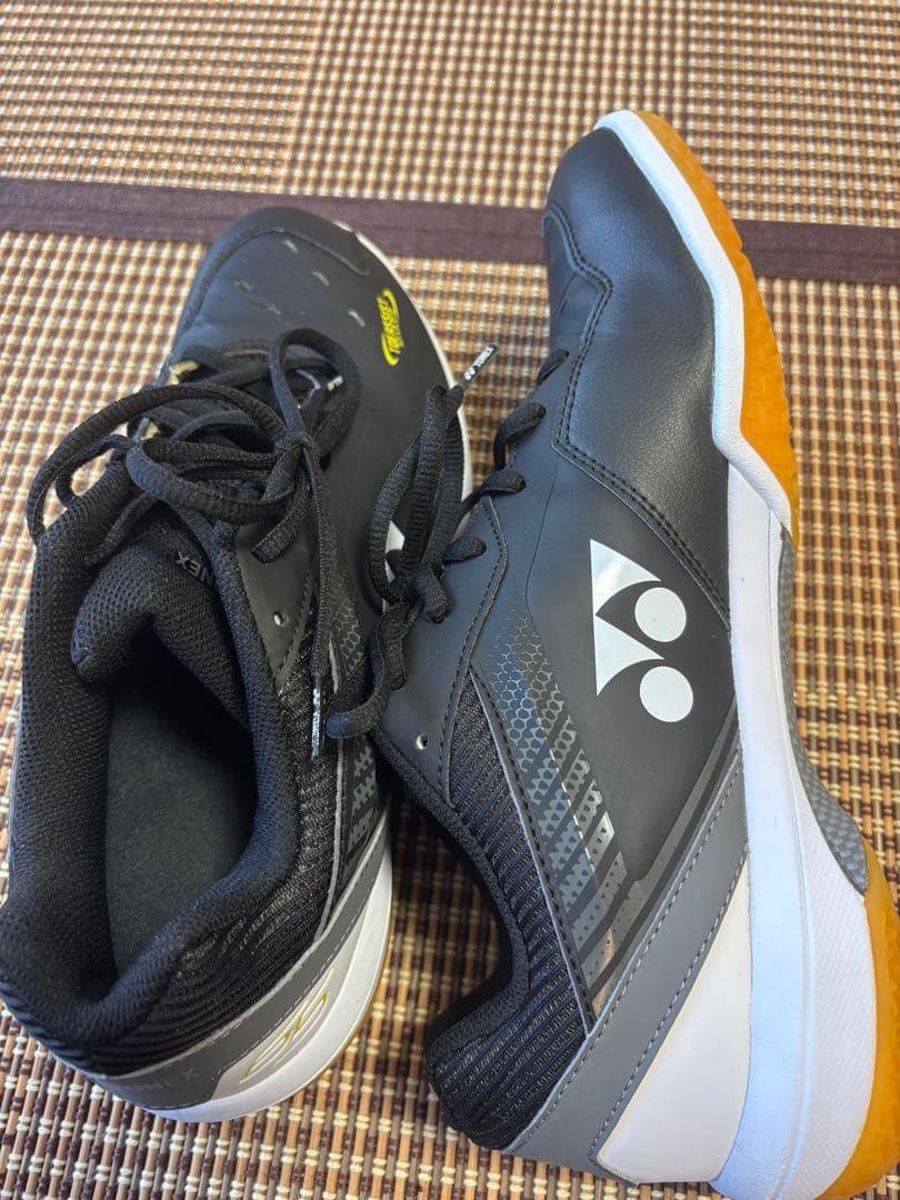 未使用YONEX バドミントンシューズ パワークッション65Z ブラック28cm