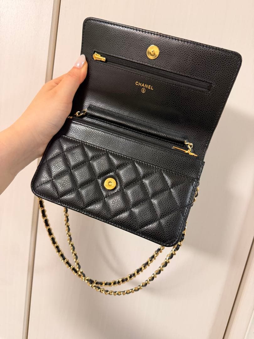 CHANEL ブラックキルティングレザーバッグ