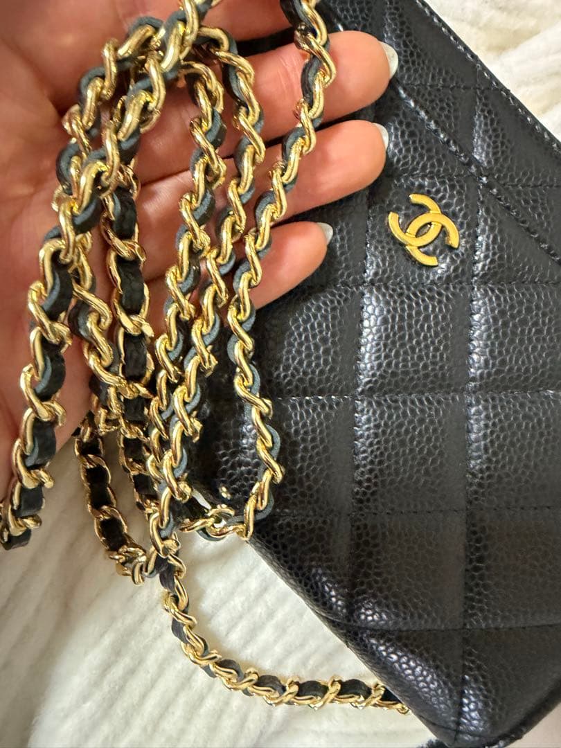 CHANEL ブラックキルティングレザーバッグ