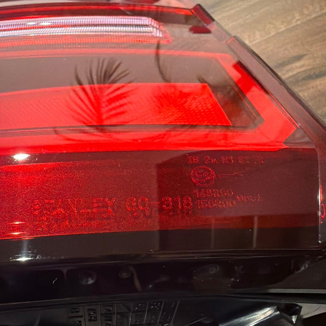 テールランプ（左側）　ランクル250