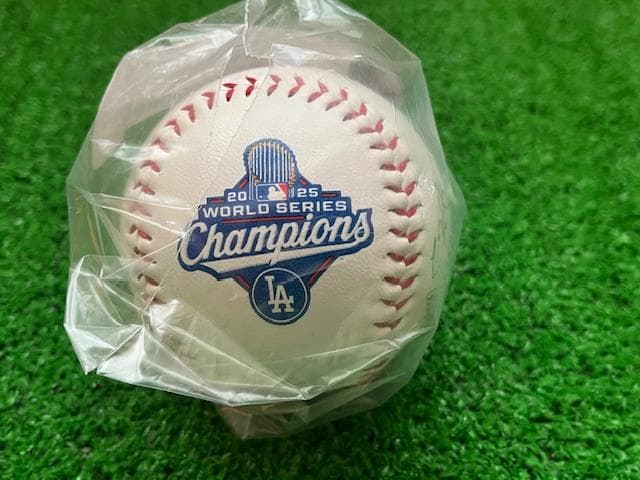 大谷翔平MLB2025WSチャンピオン記念サイン入ボールローリングス社US限定品